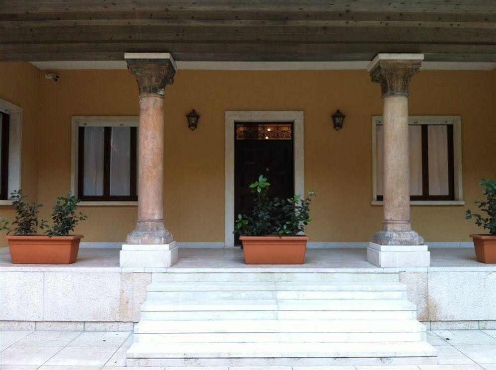 Romeo Design Rooms0