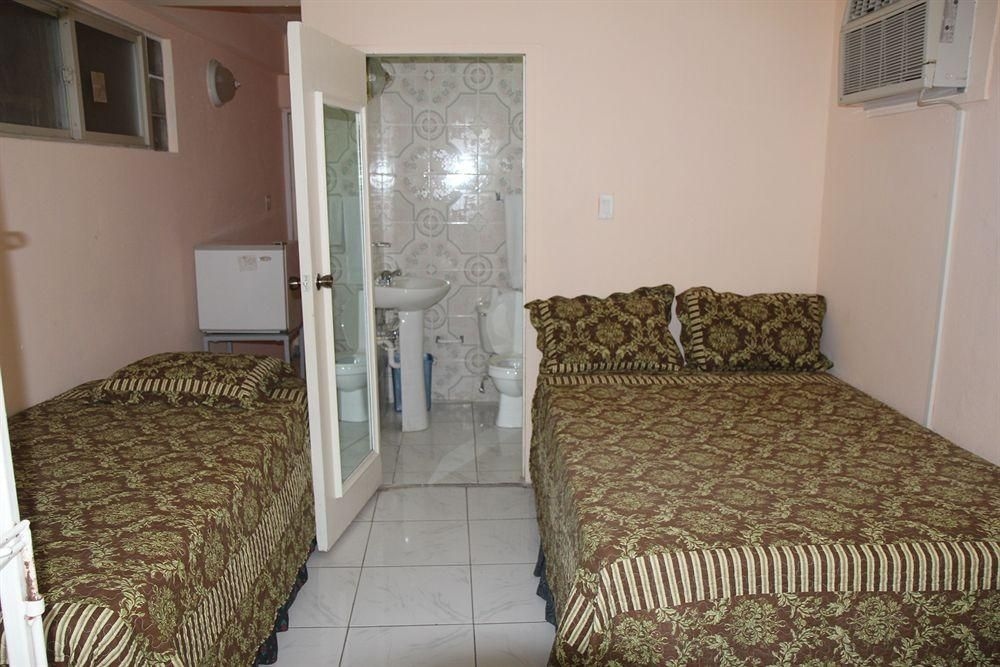 Executive Shaw Park Guest House1
