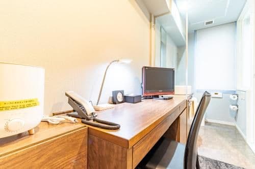 Single Room with Private Bathroom - Non-Smoking