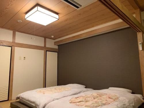 Japanese-Style Twin Room with Shared Bathroom and Lake View - Smoking