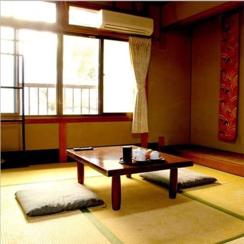 Japanese-Style Single Room with Shared Bathroom