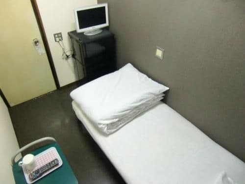 Single Room with Shared Bathroom