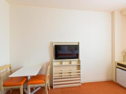Economy Twin Room - Non-Smoking