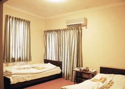 Standard Twin Room with Shared Bathroom