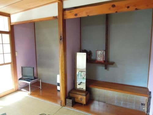 Japanese-Style Family Room with Shared Bathroom