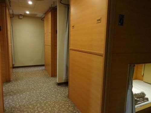 Deluxe Capsule Room for Male - Upper Level