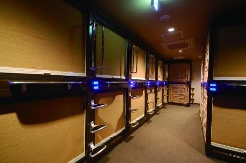 Superior Capsule Room for Male