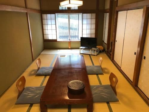 Superior Japanese-Style Room