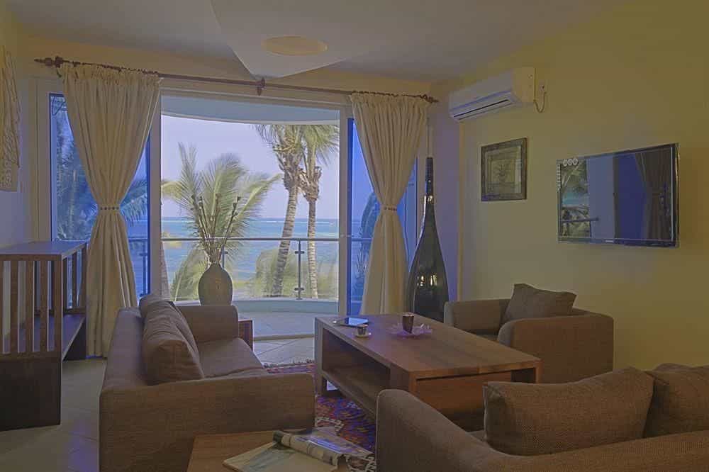 Cowrie Shell Beach Apartments