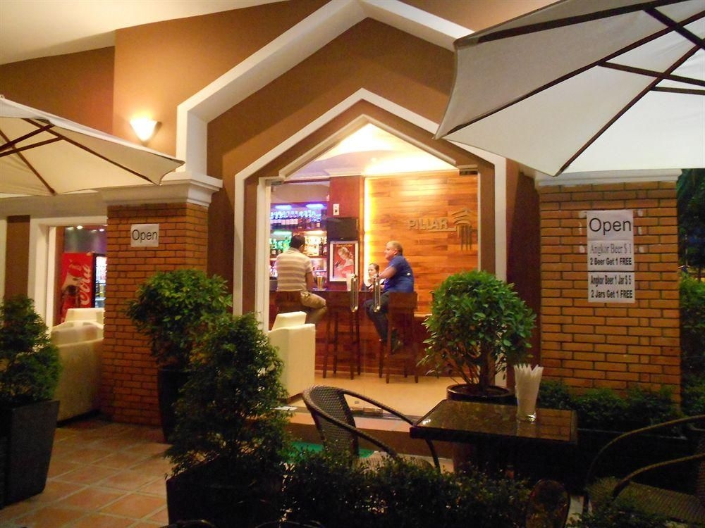 Pillar Hotel1