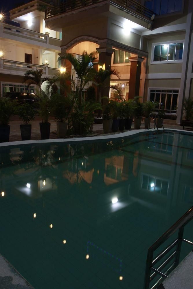 White Beach Hotel4