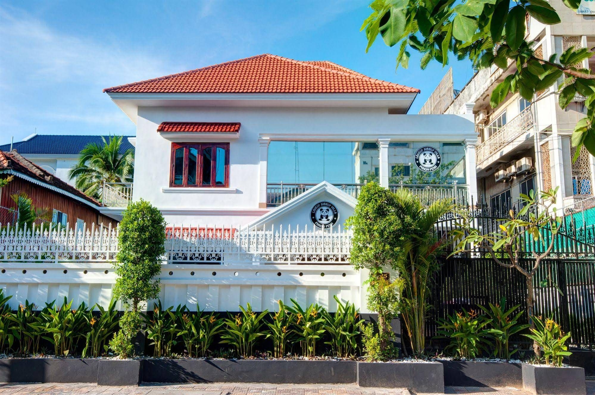 Lovely Jubbly Villa1