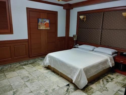 Deluxe Suite