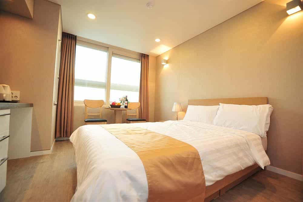 Golden Forest Residence River Golden Forest Residence River