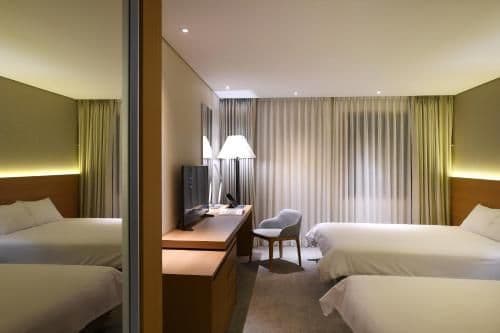 Deluxe Family Room