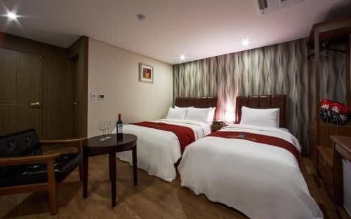 Deluxe Twin Room