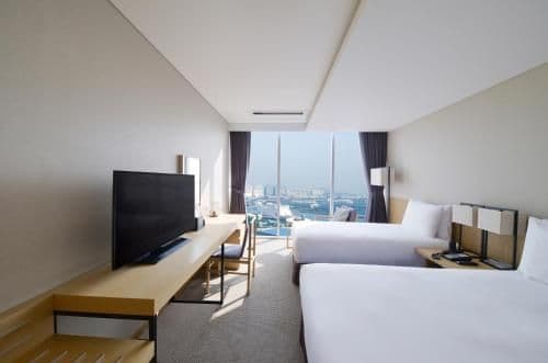 Deluxe Family Room - City view