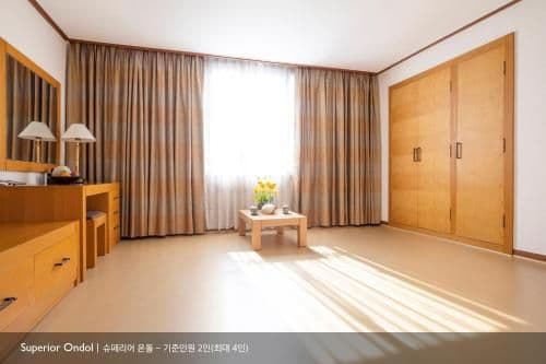 Korean-Style Superior Ondol Room