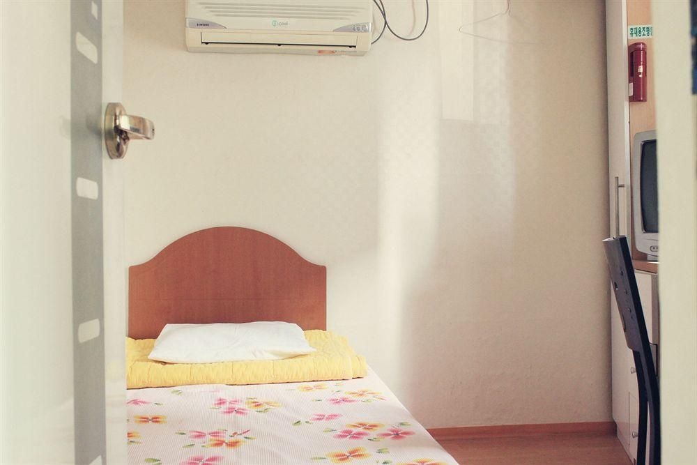 Hostel WOW4
