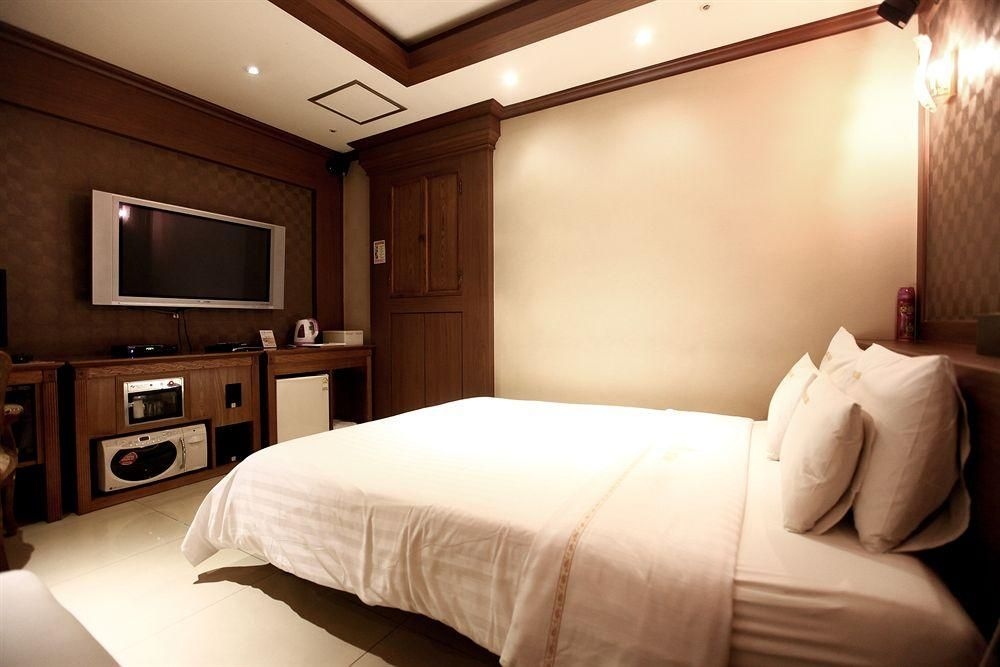 Hotel Cinema3