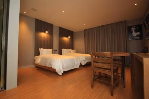Large Twin Room