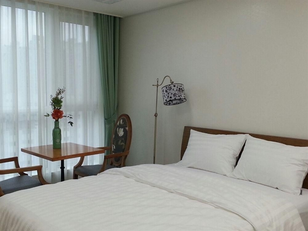Ten-Q Global Residence3