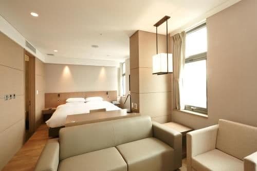 Corner Suite