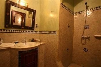 Riad Nasreen4