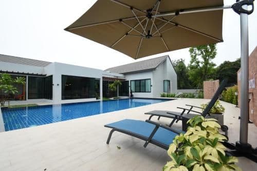 Four-Bedroom Villa with Private Pool - Chaiyapruek 2