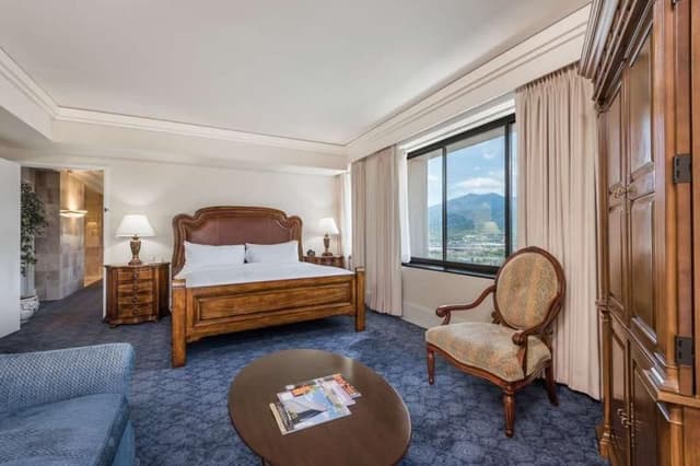 SUITE EXECUTIVE