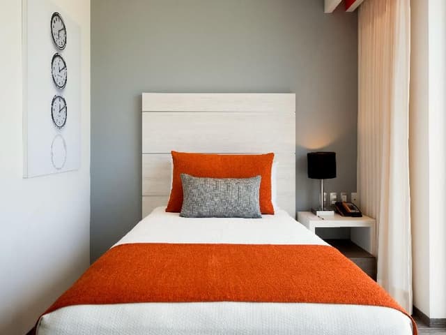 DOUBLE ONE BEDROOM