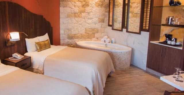 DOUBLE KING SIZE BED