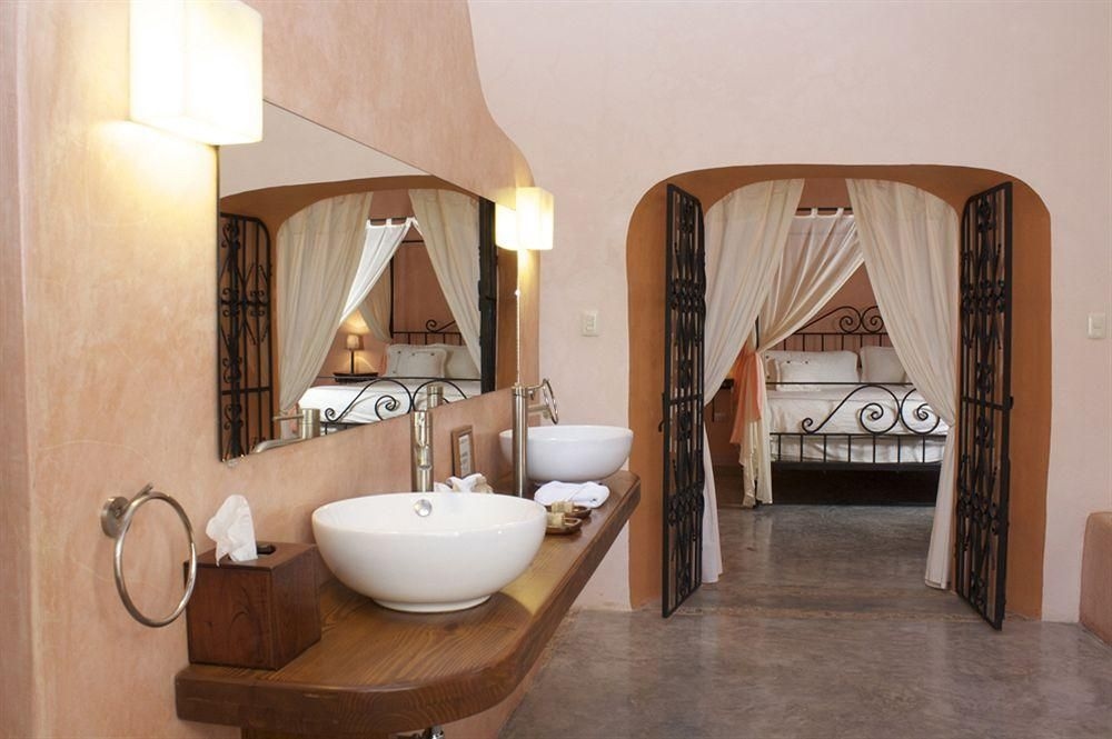 Hacienda Santa Cruz0