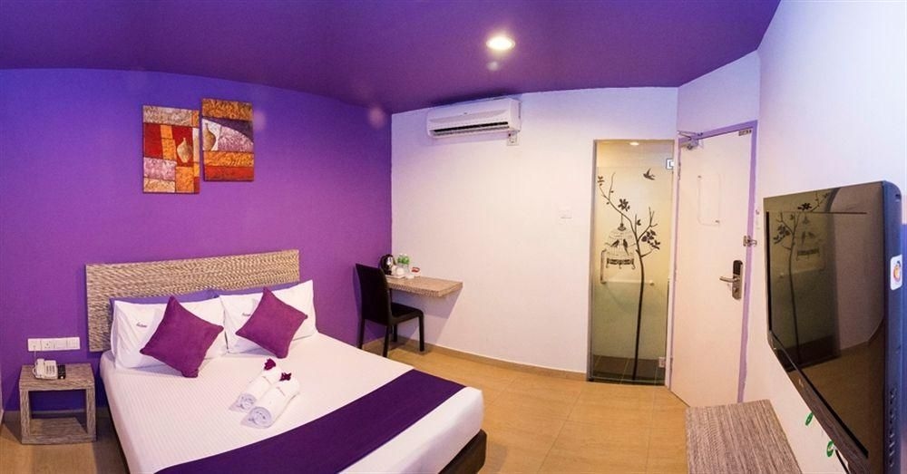 HereHotel.com4