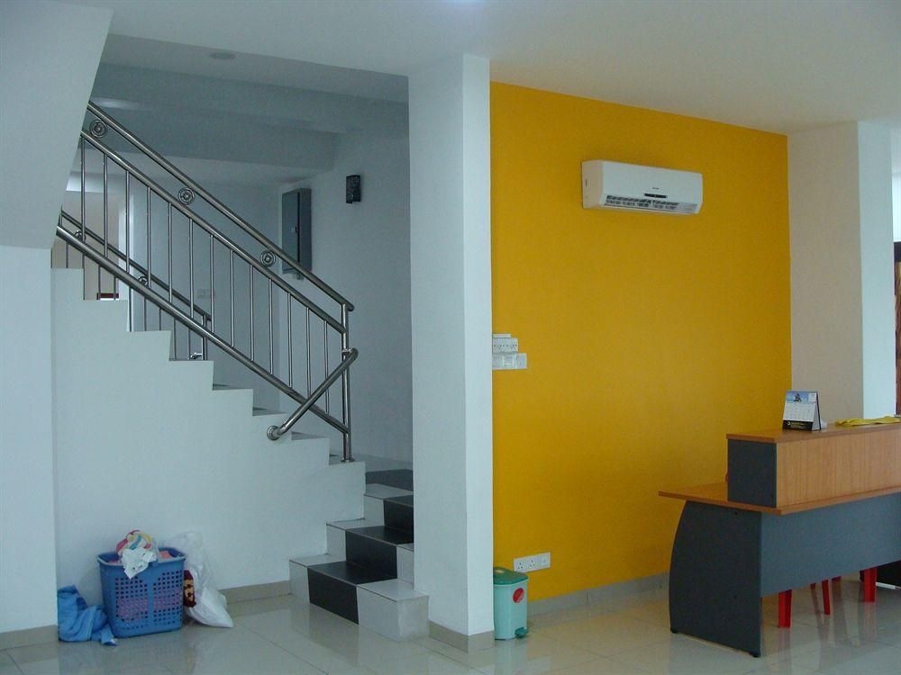 White House iHome Ipoh2