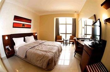 The Avenue Suites3