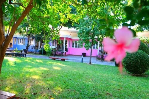 Bungalow with Garden View