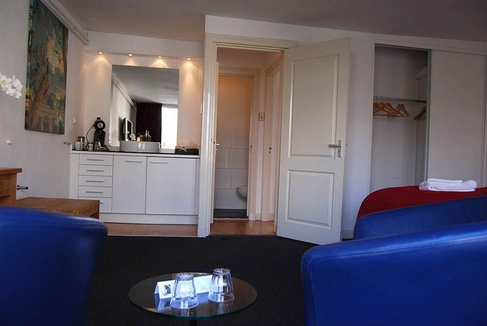 Adriaen van Ostade B&B4