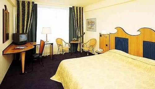 BADHOTEL SCHEVENINGEN BADHOTEL SCHEVENINGEN