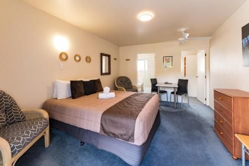 Dolphin Motel1