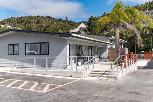 Dolphin Motel4