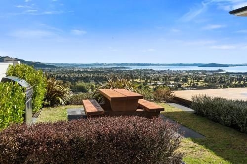 Tihi Retreat1