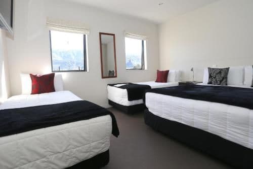 Family Two-Bedroom Apartment with Sea View