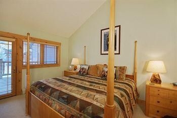 Saddle Creek Townhomes2