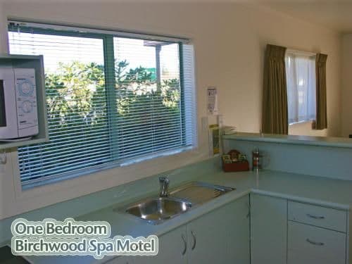 One-Bedroom Apartment with Hot Tub