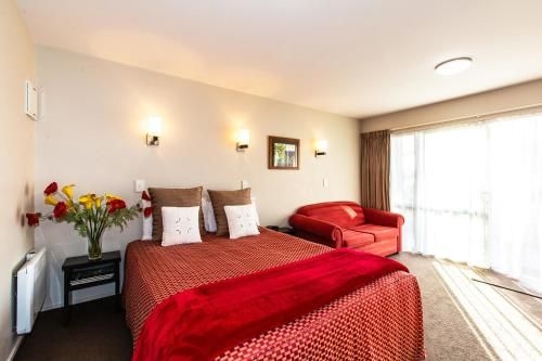 แคนฟอร์ด โอ๊ค โมเต็ล (Cranford Oak Motel)1