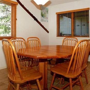 Ski Trail Condominiums4