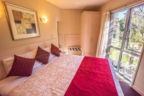 One-Bedroom Suite with Spa Bath