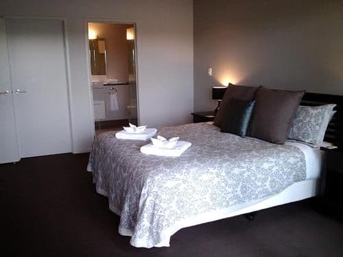 Three-Bedroom Family Suite - Water Front