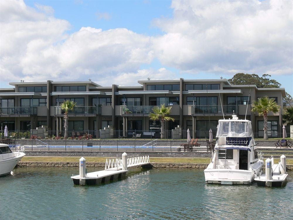 ซอฟเวอรินจ์ เพียร์ออนเดอะวอเตอร์เวย์ (Sovereign Pier on the Waterways)0